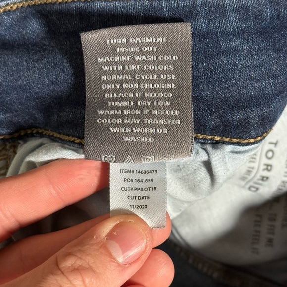 Torrid Jeggings FEEL THE FIT Super Soft Size 16 Dark Wash Stretchy Blue - Picture 11 of 11